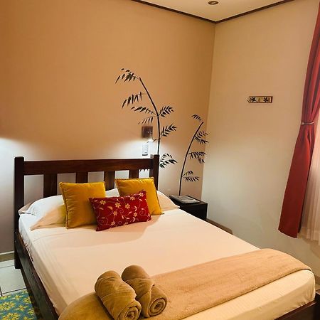 Casa De Lis Hotel & Tourist Info Centre 图里亚尔瓦 外观 照片
