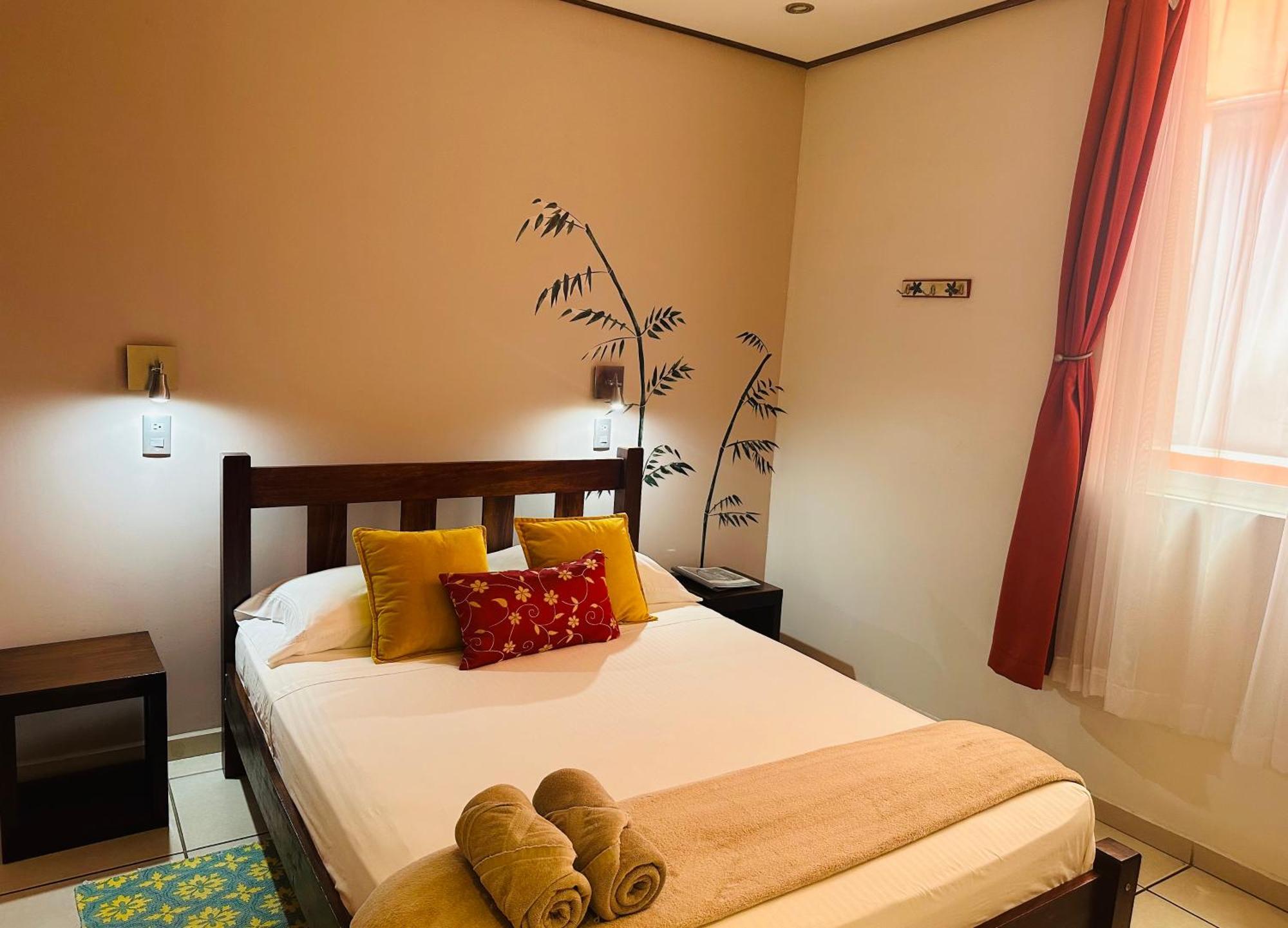 Casa De Lis Hotel & Tourist Info Centre 图里亚尔瓦 外观 照片