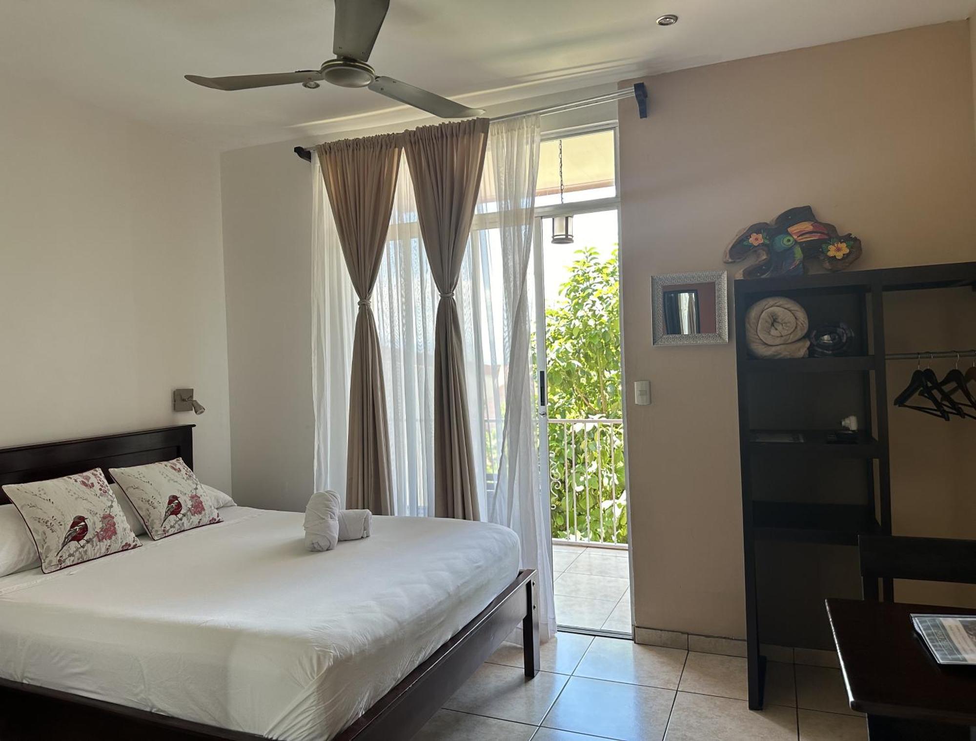 Casa De Lis Hotel & Tourist Info Centre 图里亚尔瓦 外观 照片
